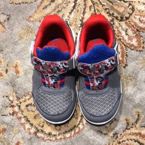 Under Armour boys size 7